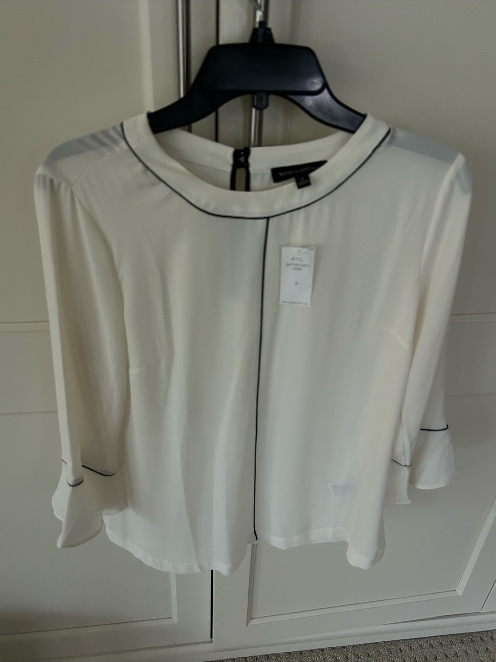 NWT! Banana Republic cream Blouse with Black Piping